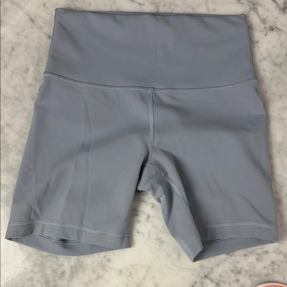 Lululemon shorts - Picture 3 of 4